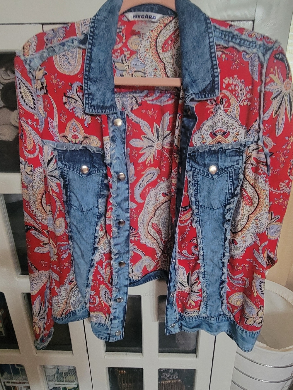 Peter Nygard Red Paisley Button-Down with Denim Trim